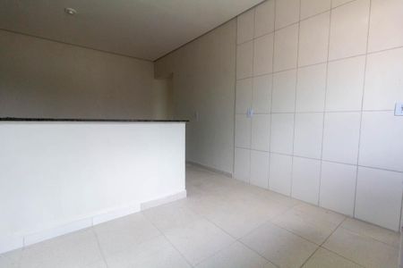 Sala/Cozinha de casa para alugar com 2 quartos, 100m² em Jardim Três Marias, São Paulo