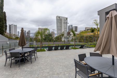 Apartamento à venda com 239m², 4 quartos e 4 vagasÁrea comum - Piscina