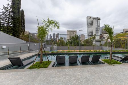 Apartamento à venda com 239m², 4 quartos e 4 vagasÁrea comum - Piscina