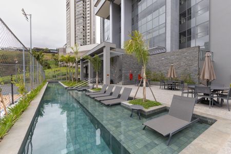 Apartamento à venda com 239m², 4 quartos e 4 vagasÁrea comum - Piscina