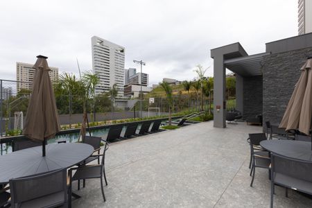 Apartamento à venda com 239m², 4 quartos e 4 vagasÁrea comum - Piscina