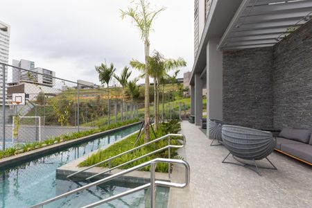 Apartamento à venda com 239m², 4 quartos e 4 vagasÁrea comum - Piscina