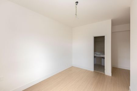 Apartamento à venda com 240m², 4 quartos e 4 vagas Apartamento à venda com 240m², 4 quartos e 4 vagasSuíte 2