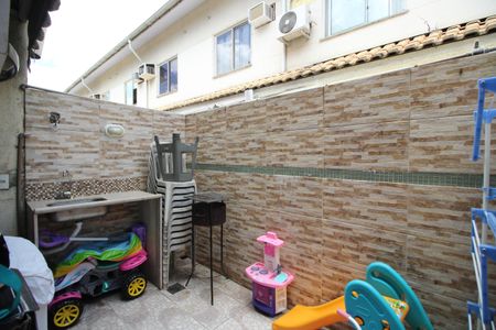 Casa de condomínio à venda com 70m², 2 quartos e 1 vagaÁrea de Serviço