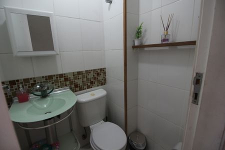 Casa de condomínio à venda com 70m², 2 quartos e 1 vagaLavabo