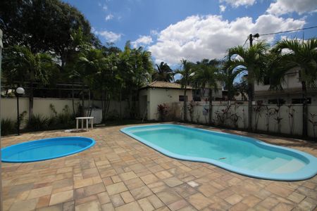 Casa de condomínio à venda com 70m², 2 quartos e 1 vagaÁrea Comum - Piscina