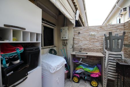 Casa de condomínio à venda com 70m², 2 quartos e 1 vagaÁrea de Serviço