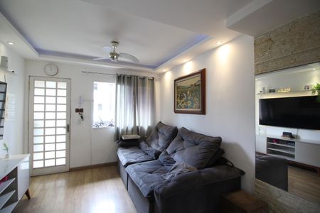 Casa de condomínio à venda com 70m², 2 quartos e 1 vagaSala