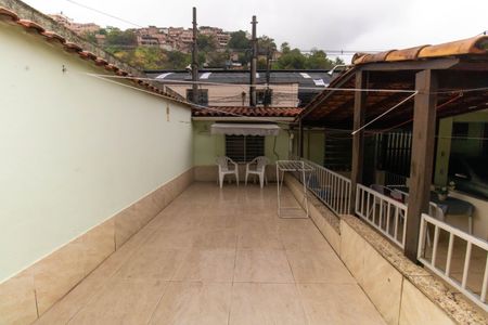 Casa à venda com 225m², 4 quartos e 1 vaga Casa à venda com 225m², 4 quartos e 1 vagaÁrea Externa
