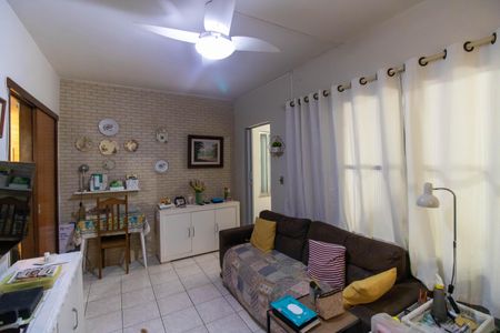 Casa à venda com 225m², 4 quartos e 1 vagaCasa 1 - Sala