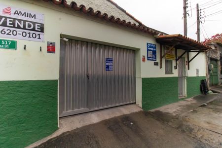 Casa à venda com 225m², 4 quartos e 1 vaga Casa à venda com 225m², 4 quartos e 1 vagaPlaquinha
