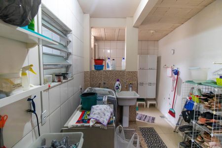 Casa à venda com 225m², 4 quartos e 1 vaga Casa à venda com 225m², 4 quartos e 1 vagaCasa 1 - Área de Serviço