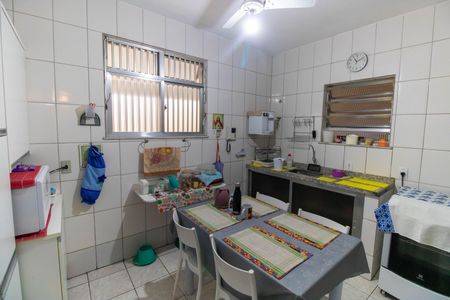 Casa à venda com 225m², 4 quartos e 1 vaga Casa à venda com 225m², 4 quartos e 1 vagaCasa 1 - Cozinha