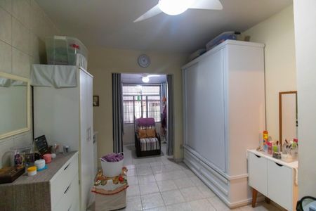 Casa à venda com 225m², 4 quartos e 1 vaga Casa à venda com 225m², 4 quartos e 1 vagaCasa 1 - Quarto