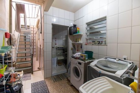Casa à venda com 225m², 4 quartos e 1 vaga Casa à venda com 225m², 4 quartos e 1 vagaCasa 1 - Área de Serviço