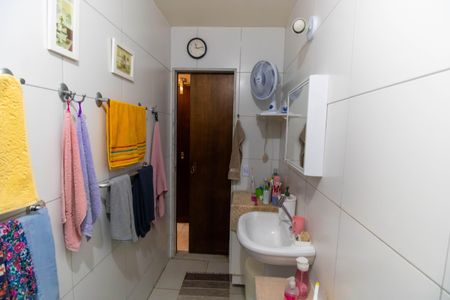 Casa à venda com 225m², 4 quartos e 1 vaga Casa à venda com 225m², 4 quartos e 1 vagaCasa 1 - Banheiro Social