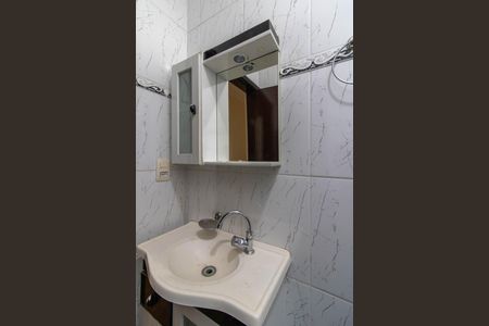 Casa à venda com 150m², 3 quartos e 2 vagas Casa à venda com 150m², 3 quartos e 2 vagasBanheiro