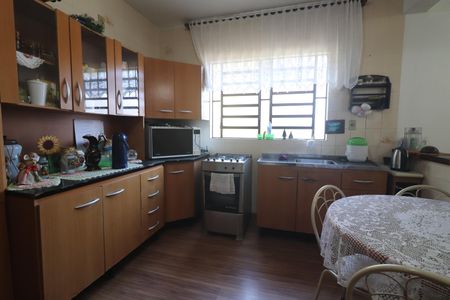 Casa à venda com 350m², 4 quartos e 2 vagasCozinha