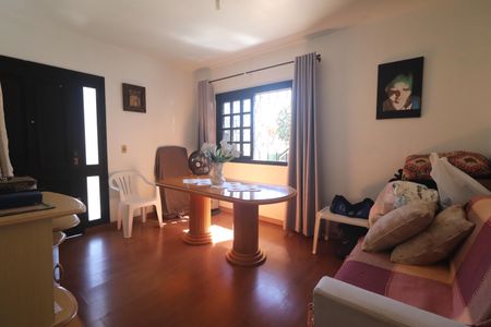 Casa à venda com 350m², 4 quartos e 2 vagasSala 2