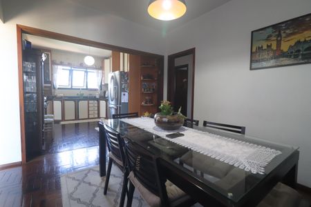 Casa à venda com 350m², 4 quartos e 2 vagasCopa