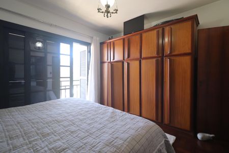 Casa à venda com 350m², 4 quartos e 2 vagasSuíte