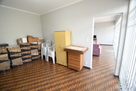 Casa à venda com 252m², 3 quartos e 5 vagasSala 2