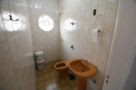 Casa à venda com 252m², 3 quartos e 5 vagasBanheiro de Serviço