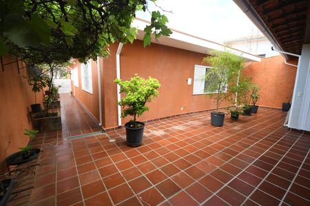 Casa à venda com 252m², 3 quartos e 5 vagasQuintal