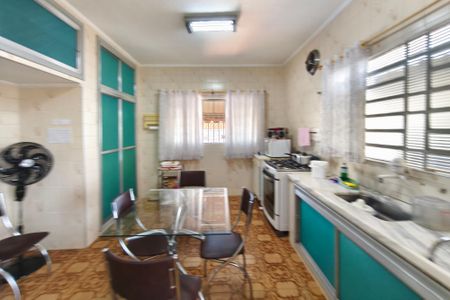 Casa à venda com 240m², 4 quartos e 6 vagas Casa à venda com 240m², 4 quartos e 6 vagasCozinha