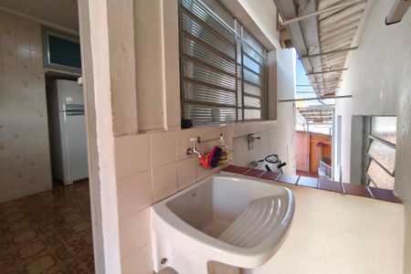 Casa à venda com 240m², 4 quartos e 6 vagas Casa à venda com 240m², 4 quartos e 6 vagasÁrea de Serviço