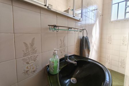 Casa à venda com 240m², 4 quartos e 6 vagas Casa à venda com 240m², 4 quartos e 6 vagasBanheiro Social