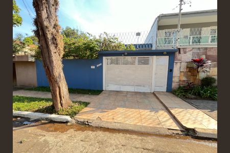 Casa à venda com 335m², 4 quartos e 3 vagasFachada