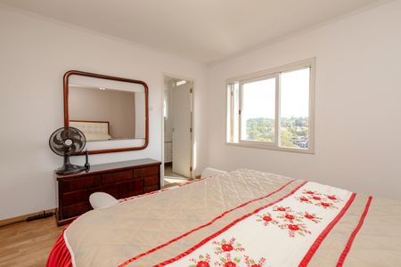 Casa à venda com 335m², 4 quartos e 3 vagas Casa à venda com 335m², 4 quartos e 3 vagasSuíte 1