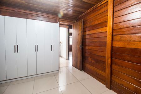Casa para alugar com 214m², 4 quartos e 2 vagasQuarto