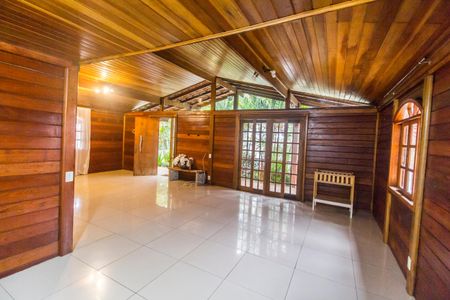 Casa para alugar com 214m², 4 quartos e 2 vagasSala