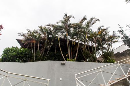 Casa para alugar com 214m², 4 quartos e 2 vagasEntrada