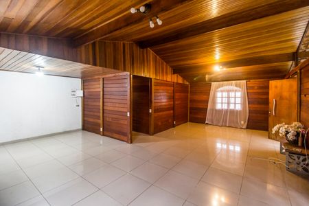 Sala de casa de condomínio para alugar com 4 quartos, 214m² em São Fernando Residencia, Barueri