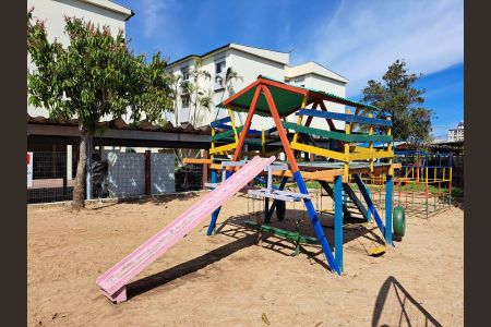 Apartamento à venda com 70m², 2 quartos e sem vagaÁrea Comum - Playground