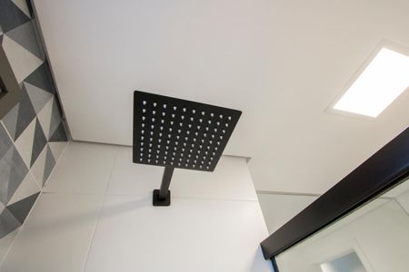 Apartamento à venda com 76m², 2 quartos e 2 vagas Apartamento à venda com 76m², 2 quartos e 2 vagasBanheiro da Suíte