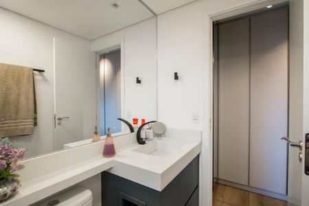 Apartamento à venda com 76m², 2 quartos e 2 vagas Apartamento à venda com 76m², 2 quartos e 2 vagasBanheiro da Suíte