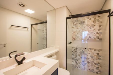 Apartamento à venda com 76m², 2 quartos e 2 vagas Apartamento à venda com 76m², 2 quartos e 2 vagasBanheiro da Suíte 2