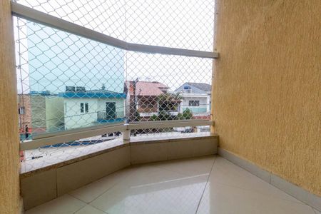 Casa à venda com 108m², 3 quartos e 3 vagas Casa à venda com 108m², 3 quartos e 3 vagasVaranda