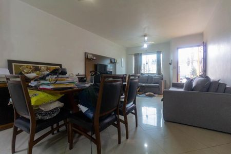 Casa à venda com 108m², 3 quartos e 3 vagas Casa à venda com 108m², 3 quartos e 3 vagasSala