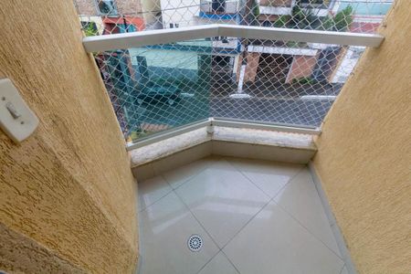 Casa à venda com 108m², 3 quartos e 3 vagas Casa à venda com 108m², 3 quartos e 3 vagasVaranda