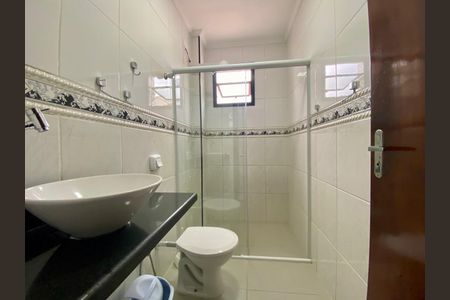 Banheiro de apartamento para alugar com 2 quartos, 78m² em Aviação, Praia Grande