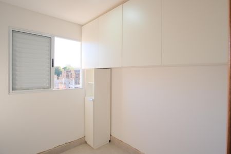 Quarto 1 de apartamento para alugar com 2 quartos, 30m² em Vila Carrão, São Paulo