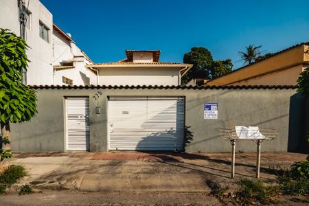 Casa à venda com 75m², 2 quartos e 1 vagaFachada