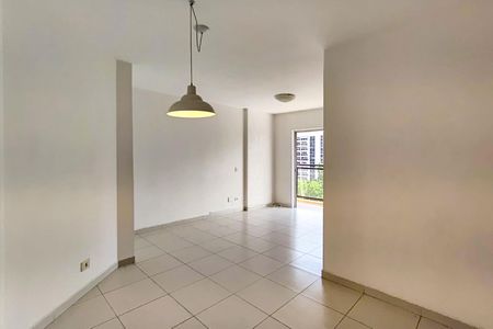 Sala de apartamento à venda com 3 quartos, 80m² em Pinheiros, São Paulo