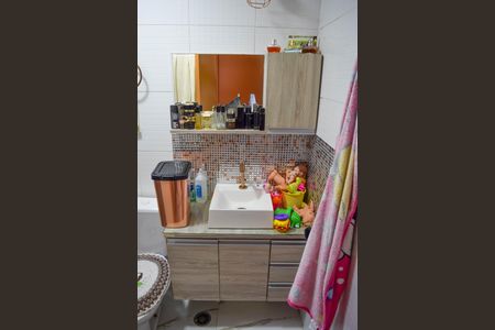 Apartamento à venda com 70m², 3 quartos e 2 vagas Apartamento à venda com 70m², 3 quartos e 2 vagasBanheiro Suíte