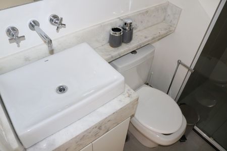 Banheiro de kitnet/studio para alugar com 1 quarto, 25m² em Perdizes, São Paulo